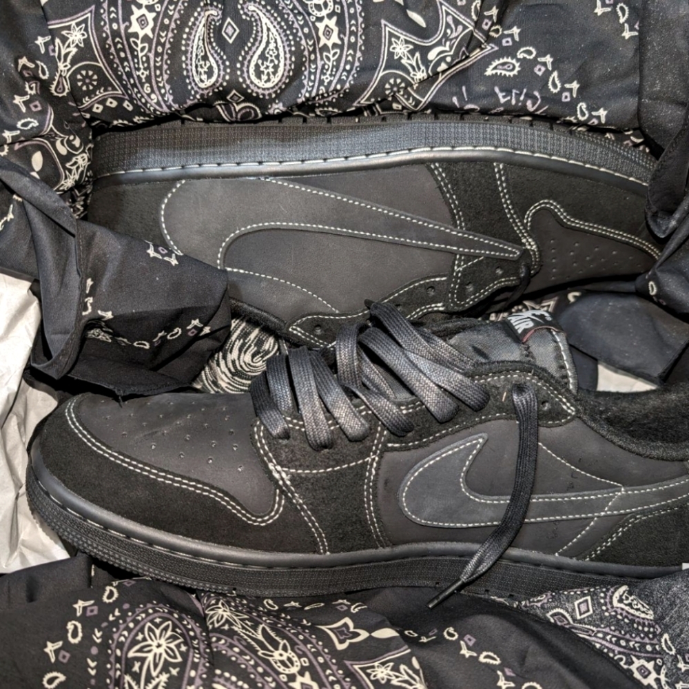Jordan 1 Lows Travis Scott Phantoms